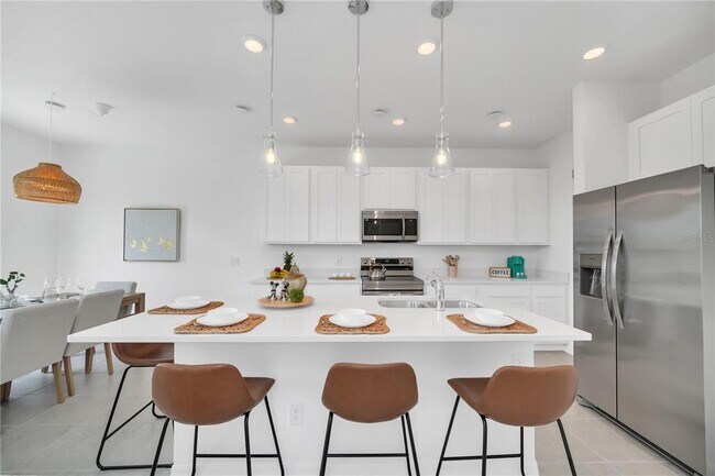 Building Photo - 657 Longboat Dr