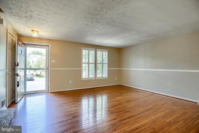 Foto del edificio - 437 Ashton Ln