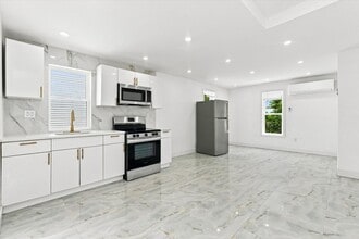 Building Photo - 1103 N 41st St
