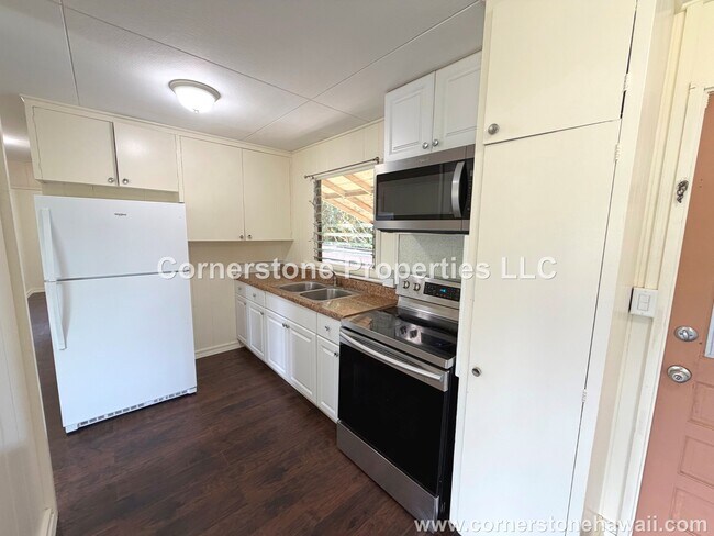 Building Photo - 528 Oneawa St