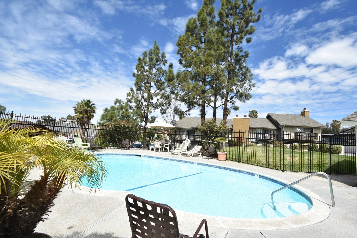 Arcadia Pines Apartments In Vista Ca Westside Rentals