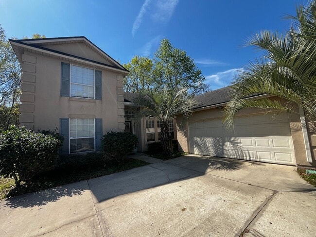 Photo - 4 bed / 2.5 bath in Middleburg House