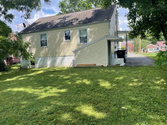 Building Photo - Cottage off Briley Pkwy near Airprt