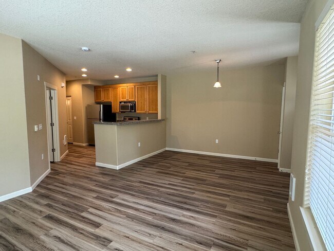 Foto del edificio - Beautiful 1br Condo in Sherwood. End unit ...