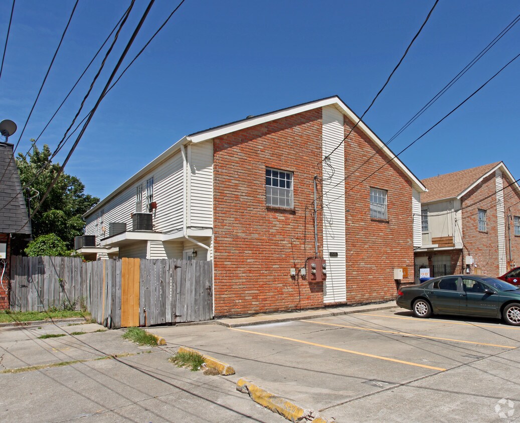 Building Photo - 1428-1432 Hickory Ave