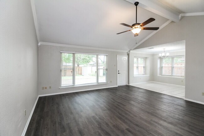 Foto del edificio - 2310 Overbrook Dr