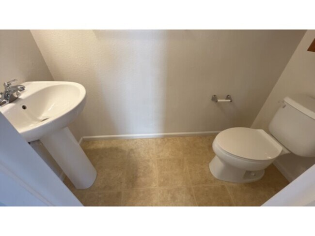 Foto del edificio - Two story townhome in Fountain