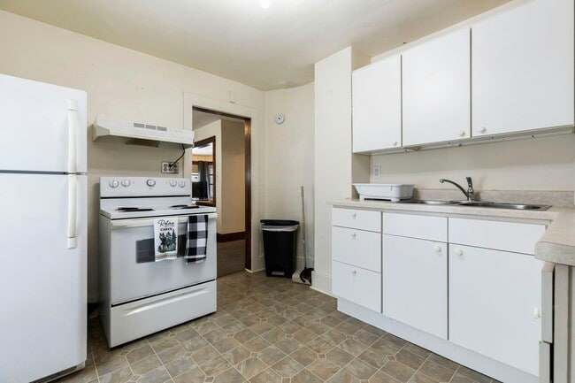 Building Photo - 511 S 3rd St