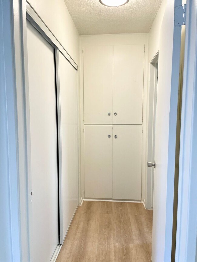 Foto del edificio - Cozy 1 bedroom unit located in Canoga Park...