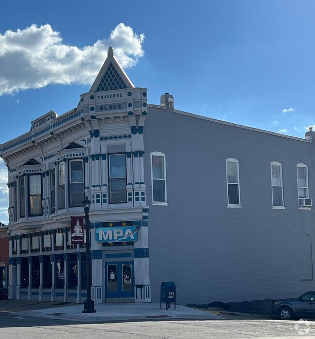 Building Photo - 202 S Madison St