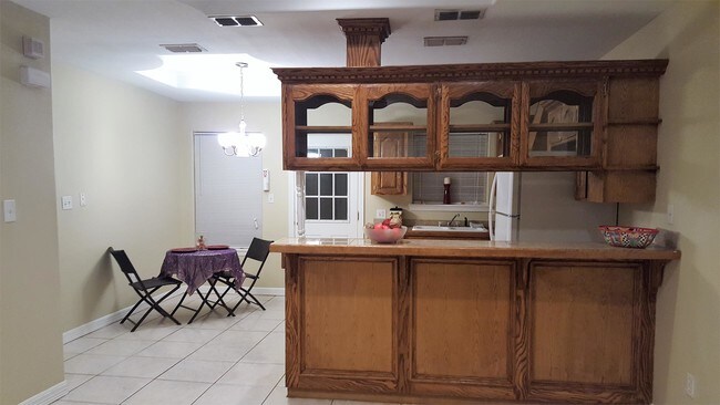 Building Photo - 2300 N Erica St