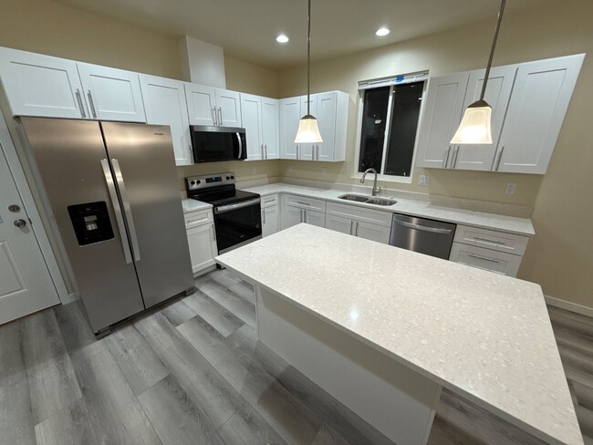 Building Photo - 9007 Nafizah Way