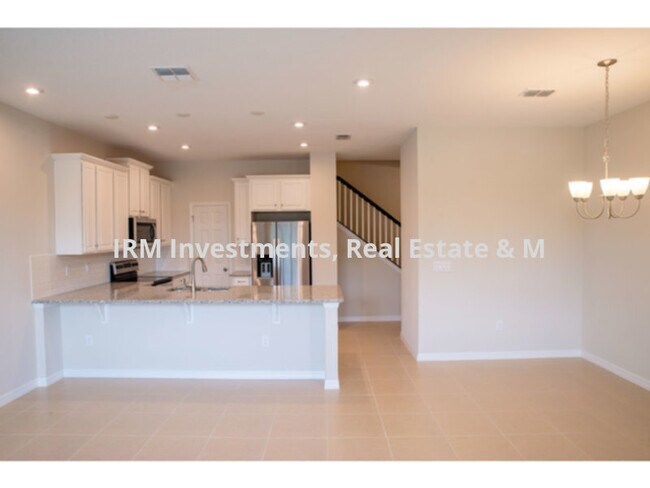 Foto del edificio - 3 bedroom townhome in Legado