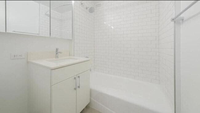 Building Photo - 1 bedroom in NEW YORK NY 10018