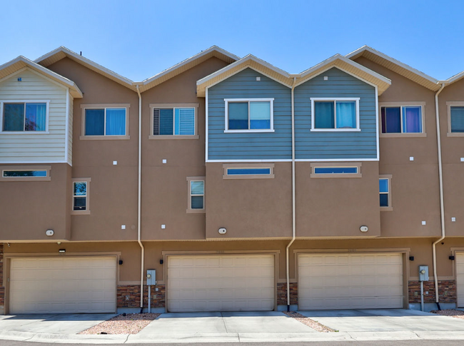 Building Photo - 3888 1530 W
