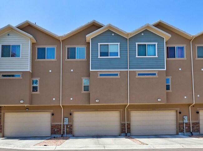 Foto del edificio - 3888 1530 W