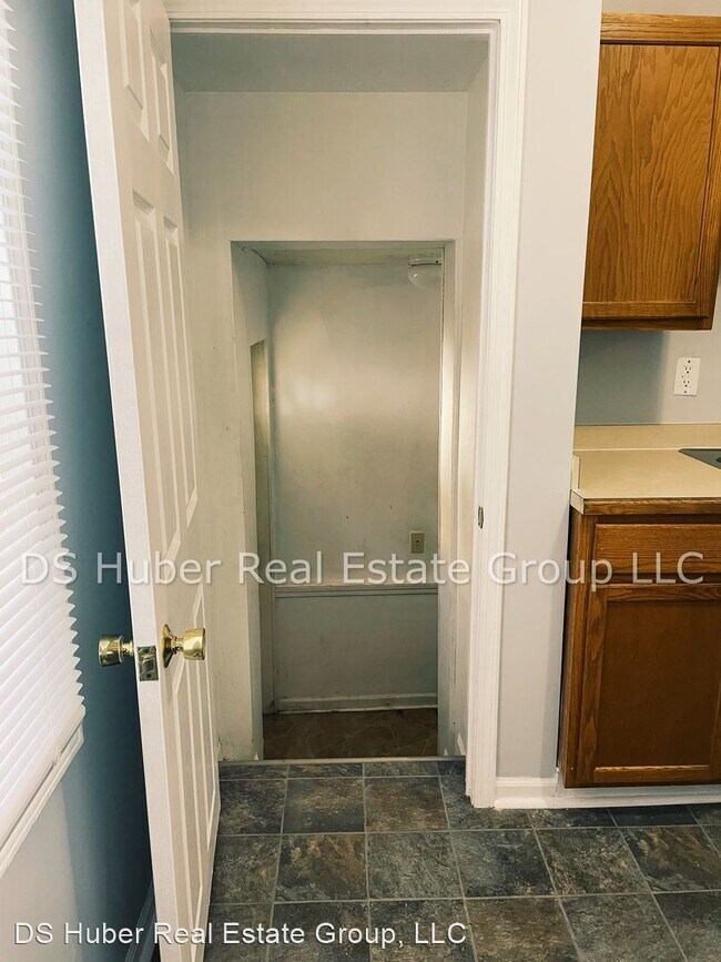 Building Photo - 3 br, 1 bath House - 417 N Francis Ave