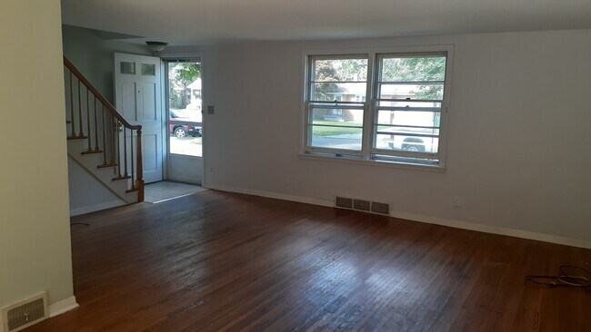 Building Photo - 207 Euclid Ave