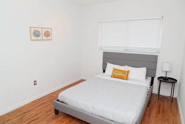Building Photo - 219 Antilla Ave