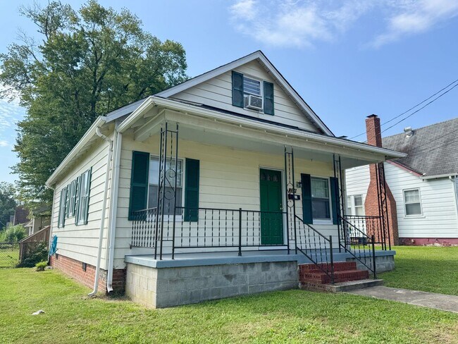 Building Photo - 2300 Danville St