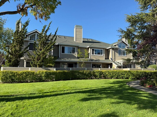 Foto del edificio - 321 Treasure Island Dr
