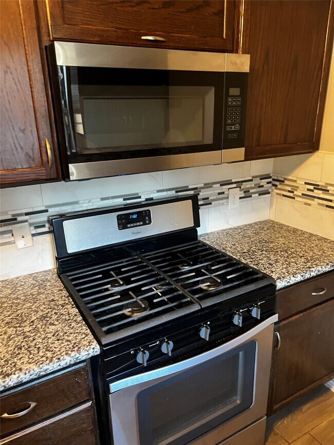 Foto del edificio - 6514b Culmore Dr