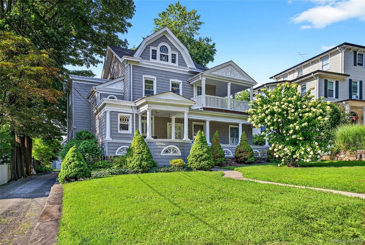 Foto principal - 381 Bedford Rd