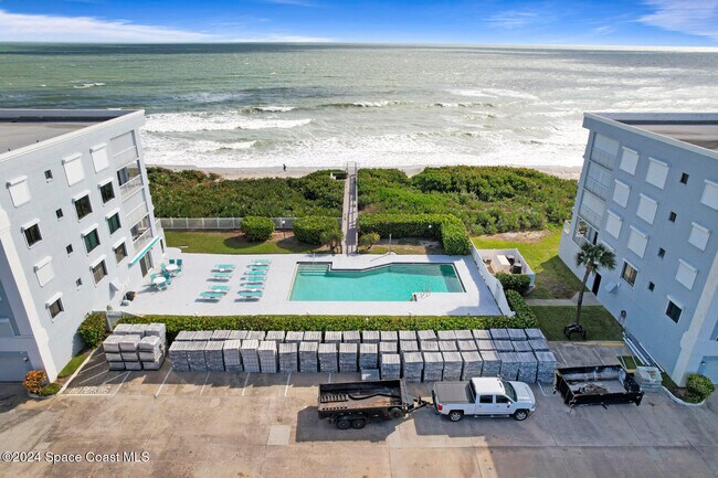 Building Photo - 295 A1A Jimmy Buffett Mem Hwy