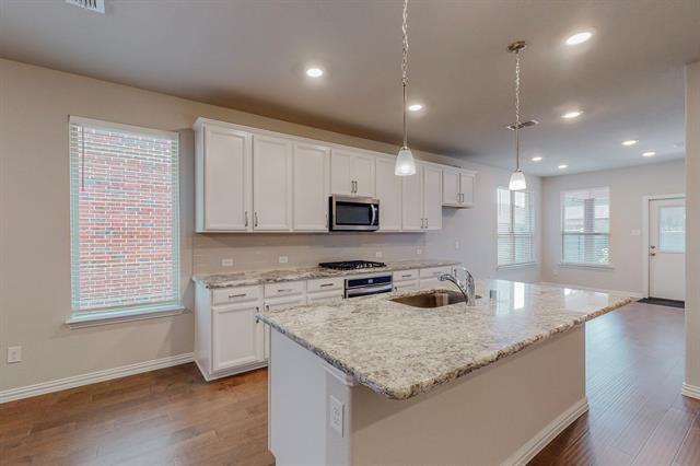 Foto del edificio - 7108 Dandelion Dr