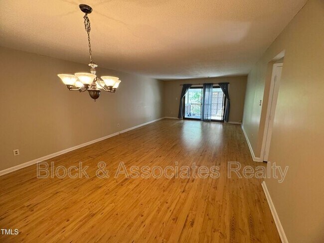 Foto del edificio - 5112 Flint Ridge Pl