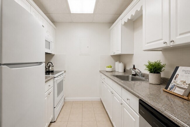 Foto del edificio - 50-56-56 Broadlawn Park