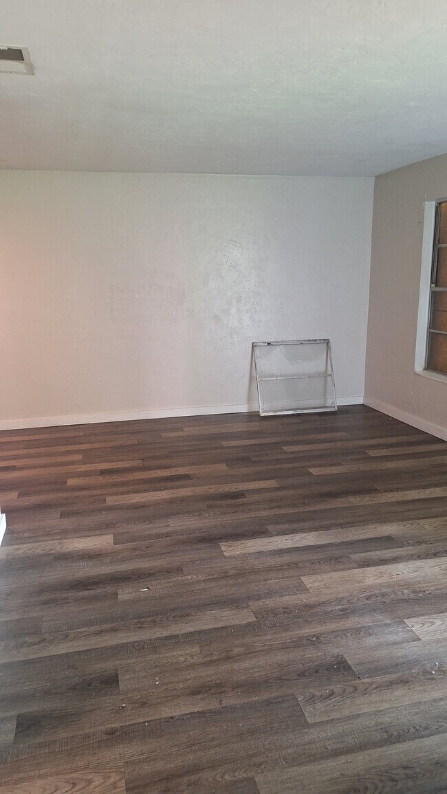 Foto del edificio - 5811 NW 23rd Terrace
