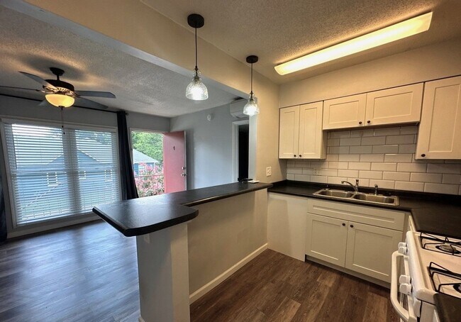 Building Photo - 33 N Rembert St