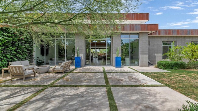 Foto del edificio - 4912 N 45th St