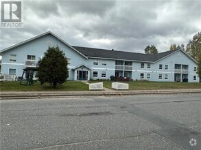 Building Photo - 21 Balsam St