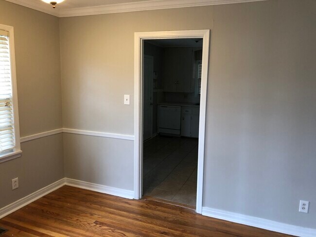 Foto del edificio - 823 N Pierce St