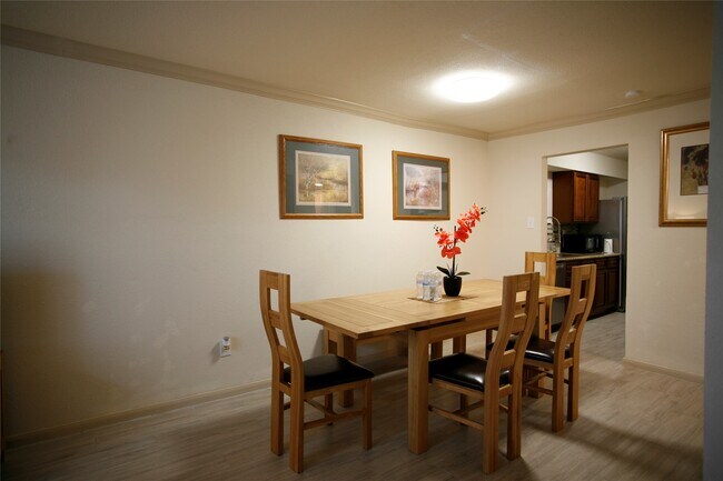 Foto del edificio - 1701 Upland Dr