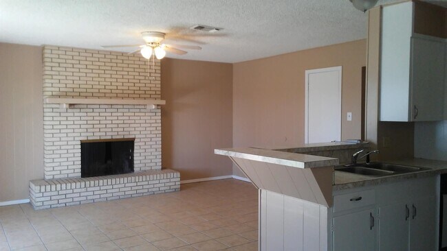 Foto del edificio - 219 Elizabeth Dr