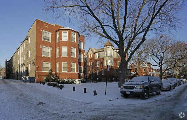 Building Photo - 7041 S Bennett Ave