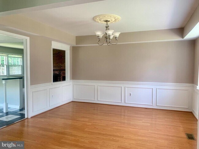 Building Photo - 4360 Majestic Ln