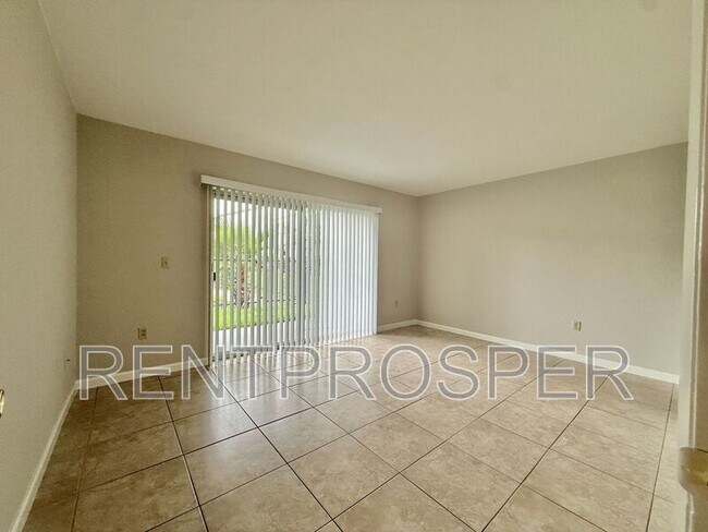 Building Photo - 4117 S Semoran Blvd