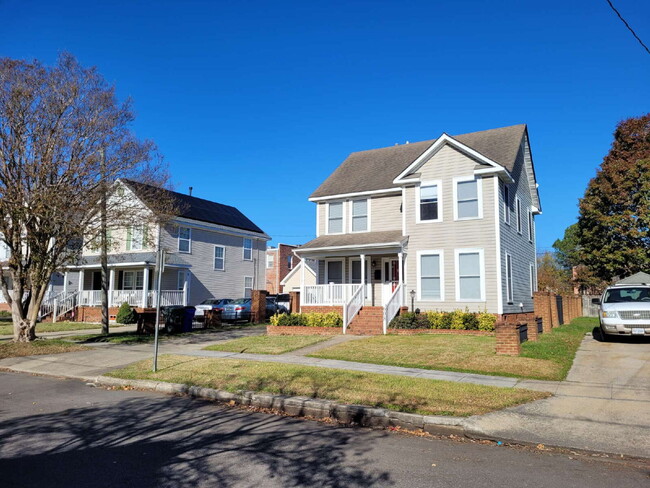 Building Photo - 3 Bedroom, 2.5 Bath Home with Open Floor Plan