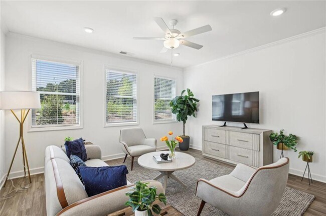 Foto del edificio - 5083 Woodland Hls