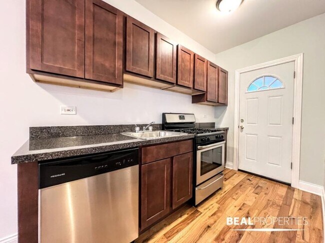 Foto del edificio - 1 bedroom in CHICAGO IL 60657
