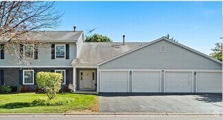 Building Photo - 303 Newport Ln