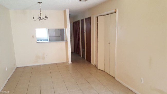Building Photo - 1 br, 1 bath  - 206 Belfast St Apt. B