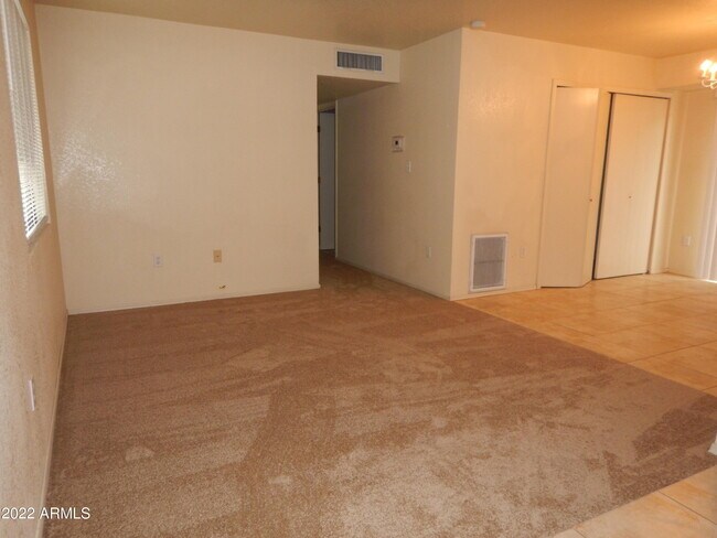 Building Photo - 4170 Plaza Oro Loma