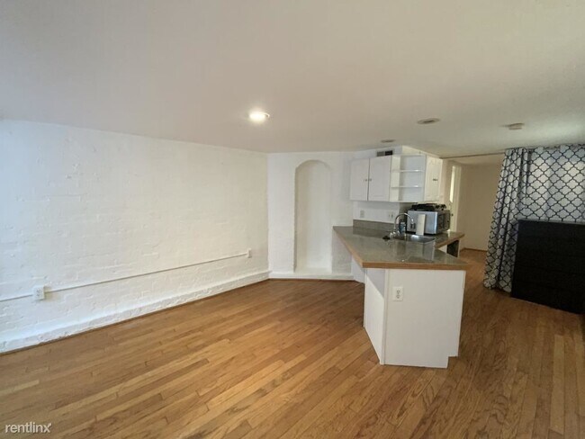 Foto del edificio - 3118 1/2 Dumbarton St NW