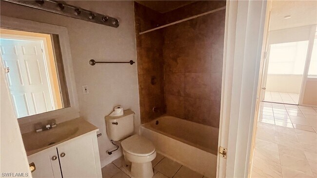 Foto del edificio - 17375-17377 Dowling Dr