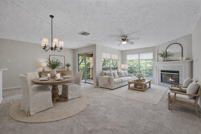 Building Photo - 8051 Bay Branch Dr